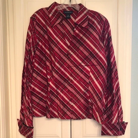 🖤❤️ Ann Taylor French Cuff 100% Silk Blouse - Picture 9 of 9
